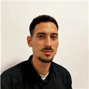 Soy licenciado bilingüe en Artes Plásticas de
la Universidad del Cauca. Me apasiona ensenar, imparto clases de dibujo e inglés